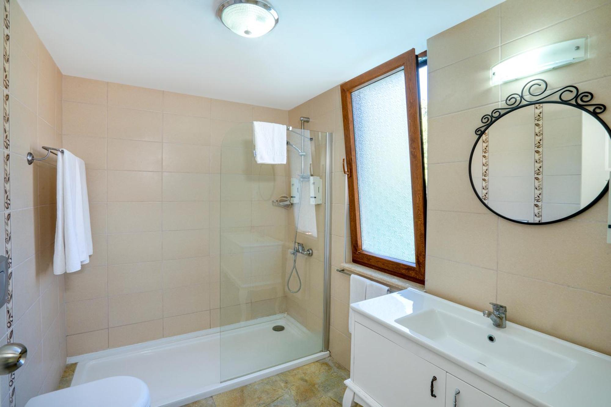 Alya Villa Butik Hotel 图兰克 外观 照片