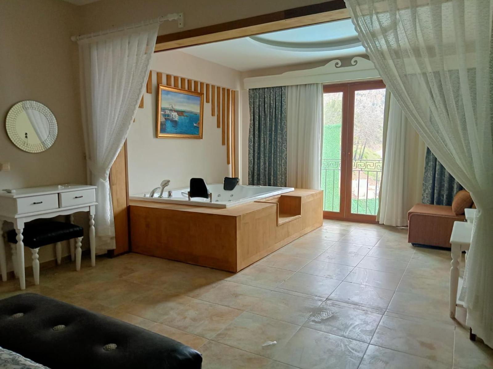 Alya Villa Butik Hotel 图兰克 外观 照片